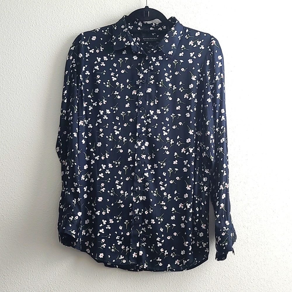 10/3 BANANA REPUBLIC BLOUSE